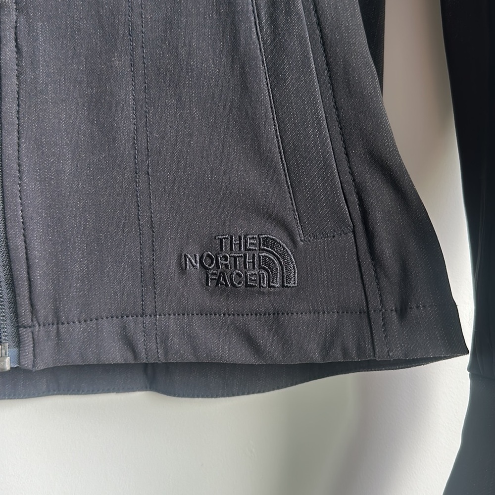 Women’s The North Face Jacket - Picture 2 of 5